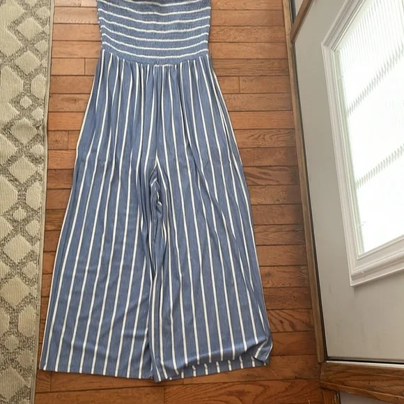 ❤️this Jumpsuit -Very cute strapless wide leg - Picture 2 of 4